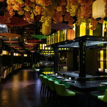 Jw Marriott Marquis Hotel Dubai Exterior foto Interior of the restaurant