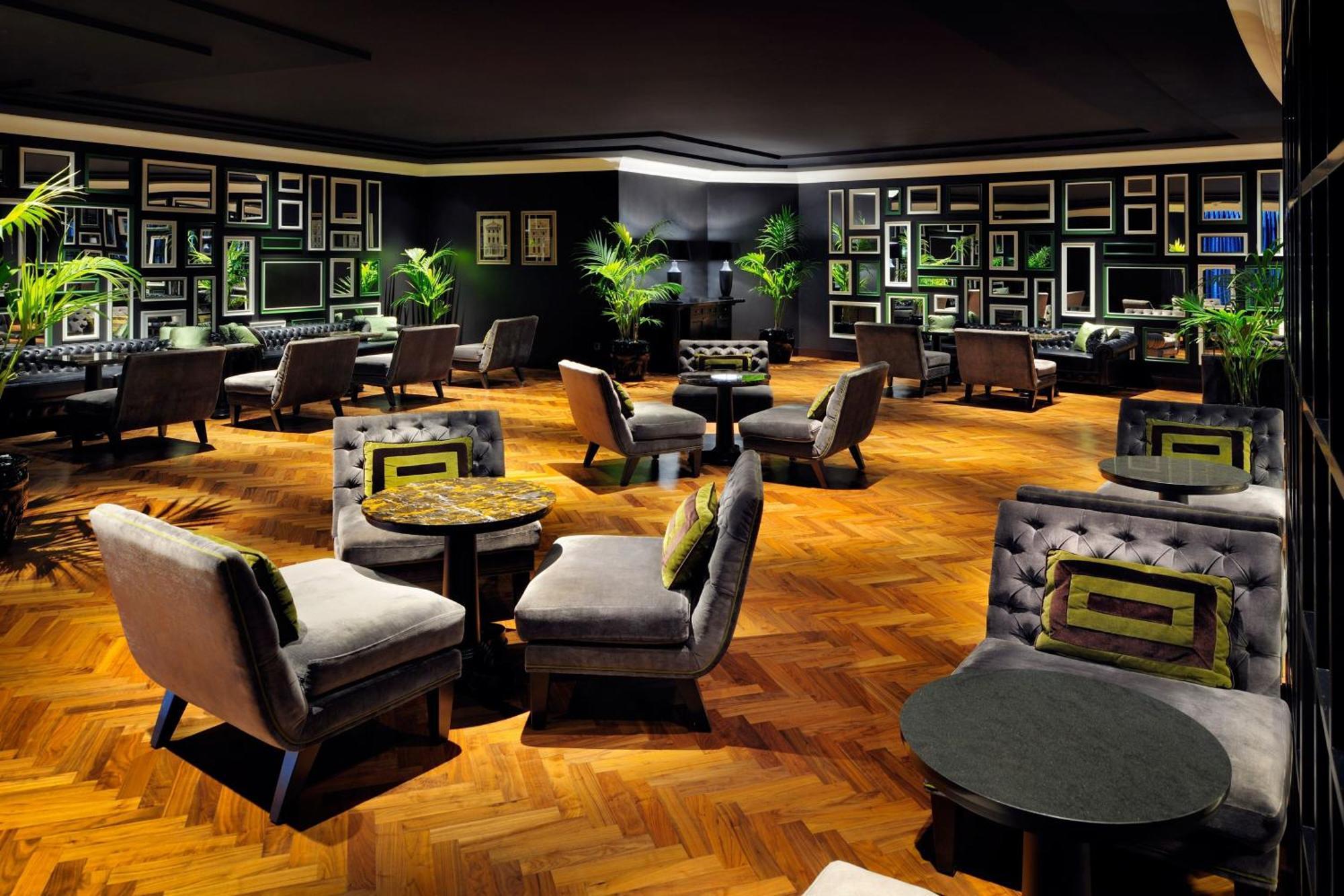 Jw Marriott Marquis Hotel Dubai Exterior foto The Royal Wing Suites and Spa